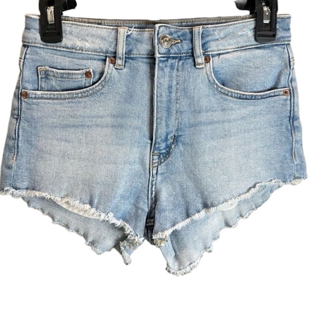 Divided by H&M short jean shorts light denim size 4